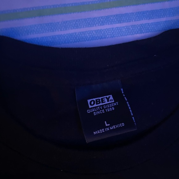 Obey t shirt - Picture 2 of 3